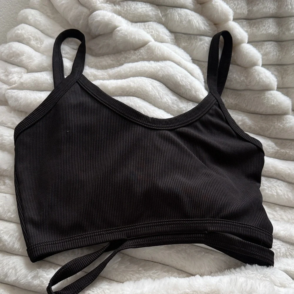 Bundle: 3 Black and White Ribbed Crop Tops - Picture 5 of 7